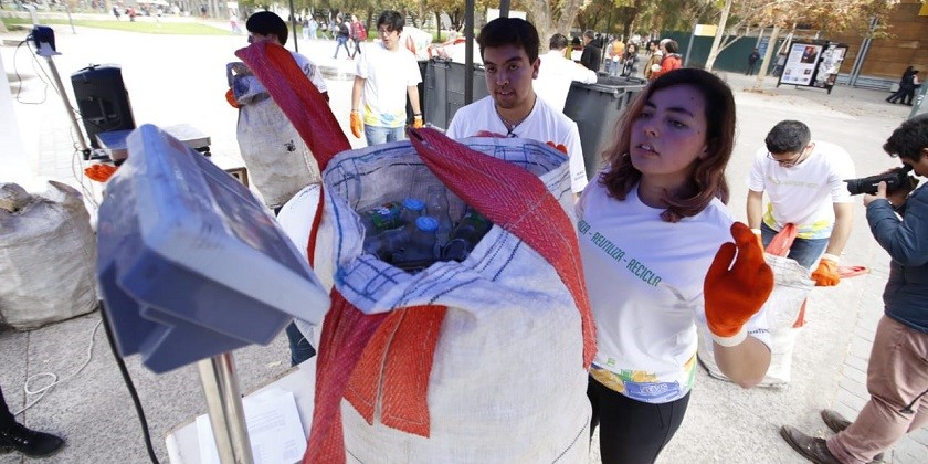 Con pesaje comunitario se cerró la Semana del Reciclaje UC